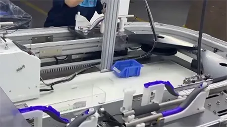 Двухручьевой пластинчатый конвейер для паллет