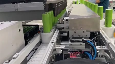 Конвейер с пластиковой цепью для производства батарей