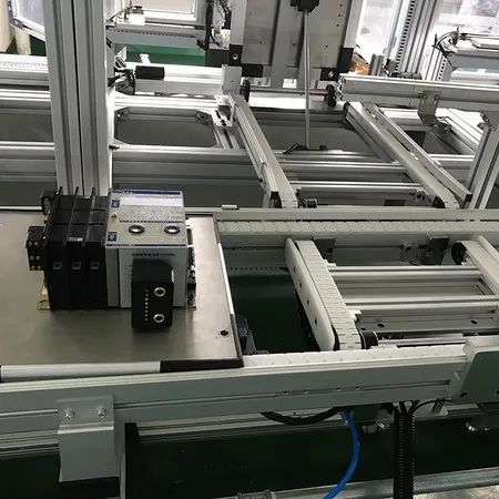 Конвейер с пластиковой цепью для низковольтных компонентов